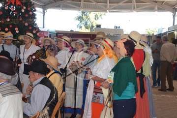 Narea abre como recova con ambiente navideño y de satisfacción general (Foto Francisco Javier Santana y TA)